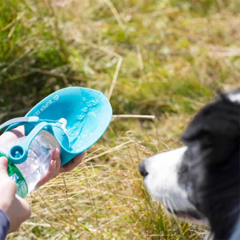 580 ml tragbare Wasserflasche für Hunde, weiches Silikon, Blatt-Design, Reise-Hundenapf für Welpen, Katzen, Trinkwasser für draußen